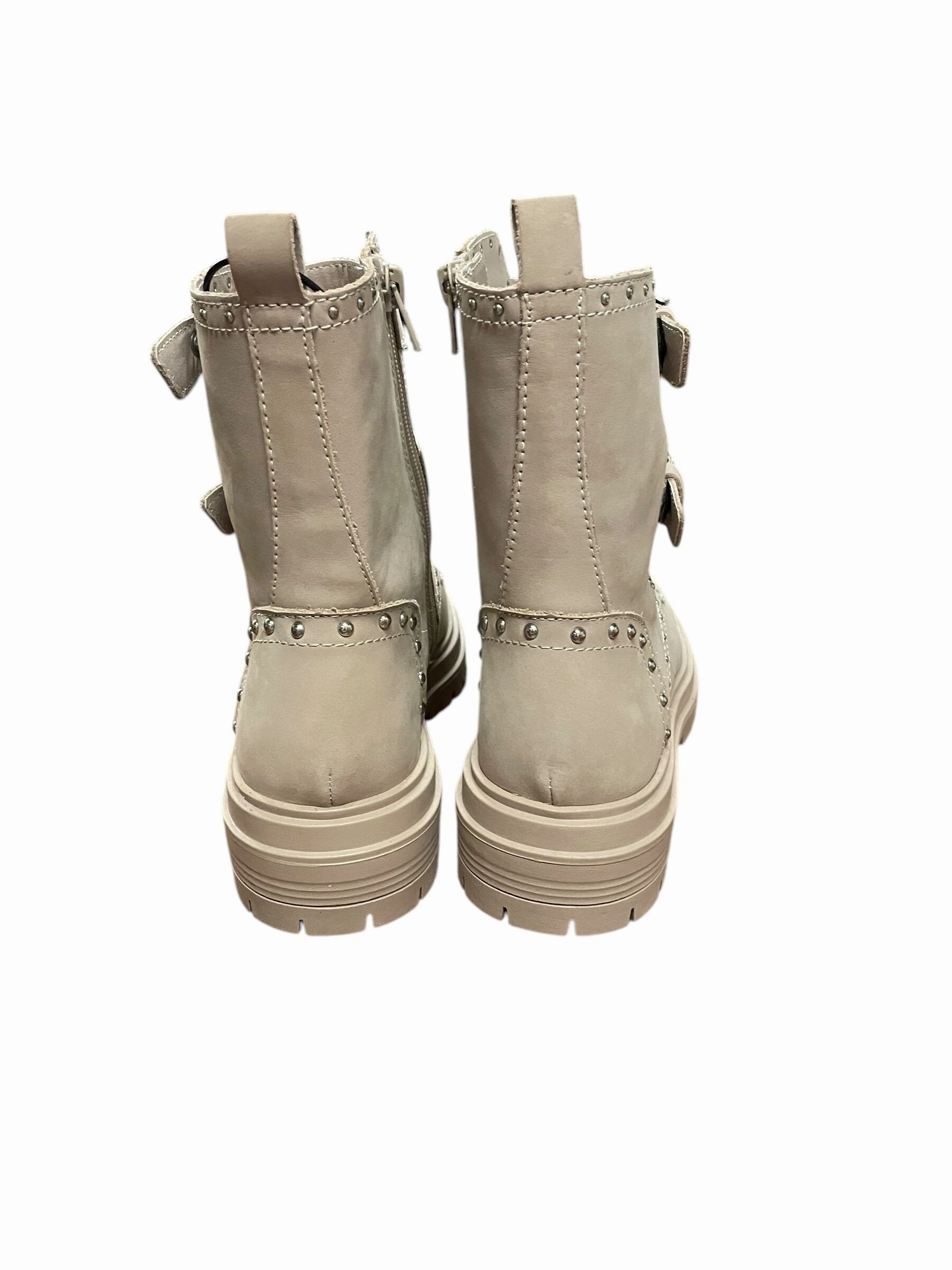 Boots Ankle Flats By Chelsea And Violet  Size: 8