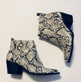 Boots Ankle Heels By Loft In Animal Print, Size: 9