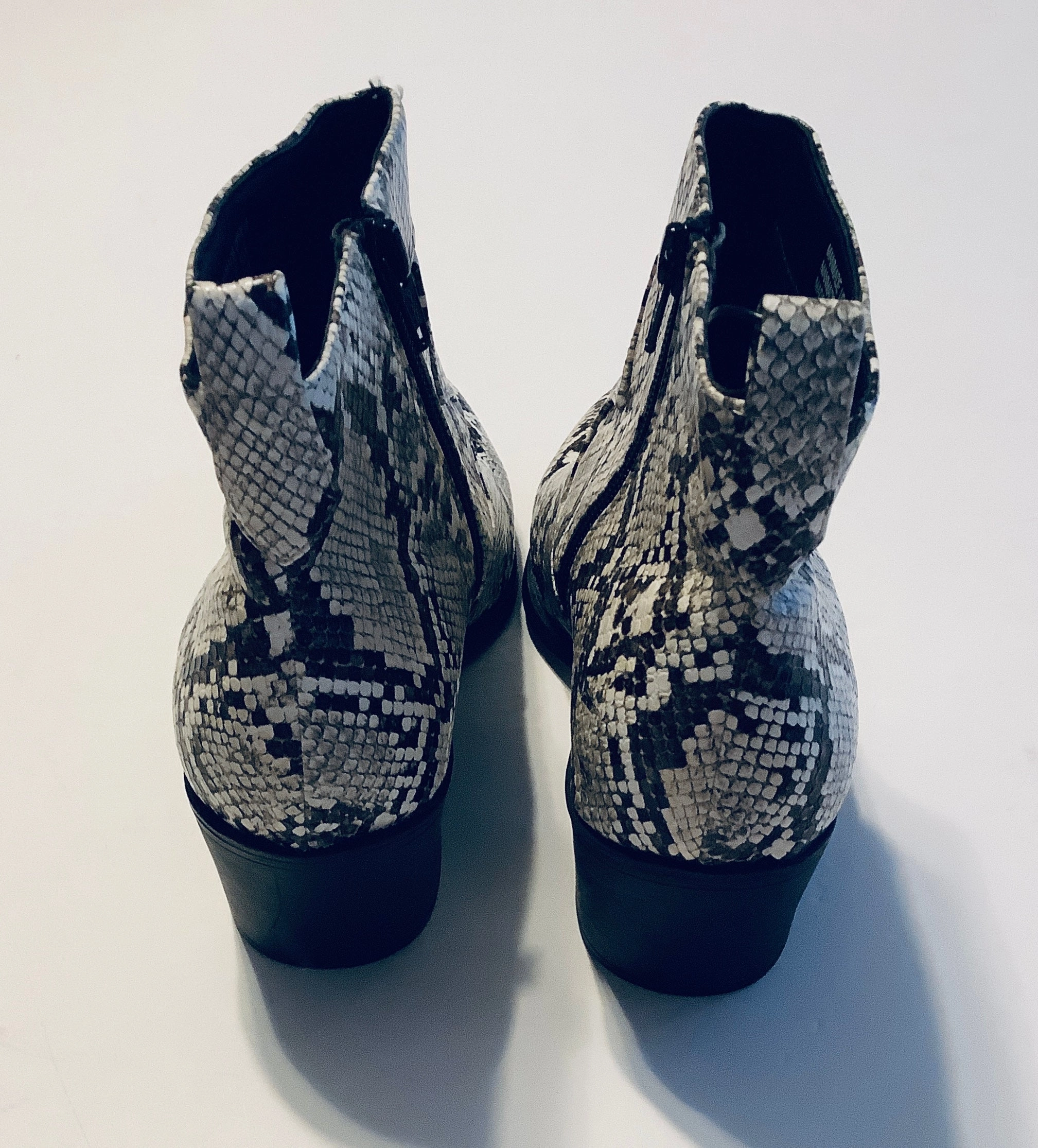 Boots Ankle Heels By Loft In Animal Print, Size: 9