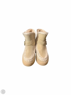 Boots Snow By Blondo  Size: 7