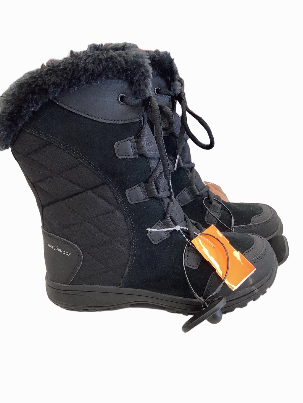 Boots Snow By Columbia  Size: 6