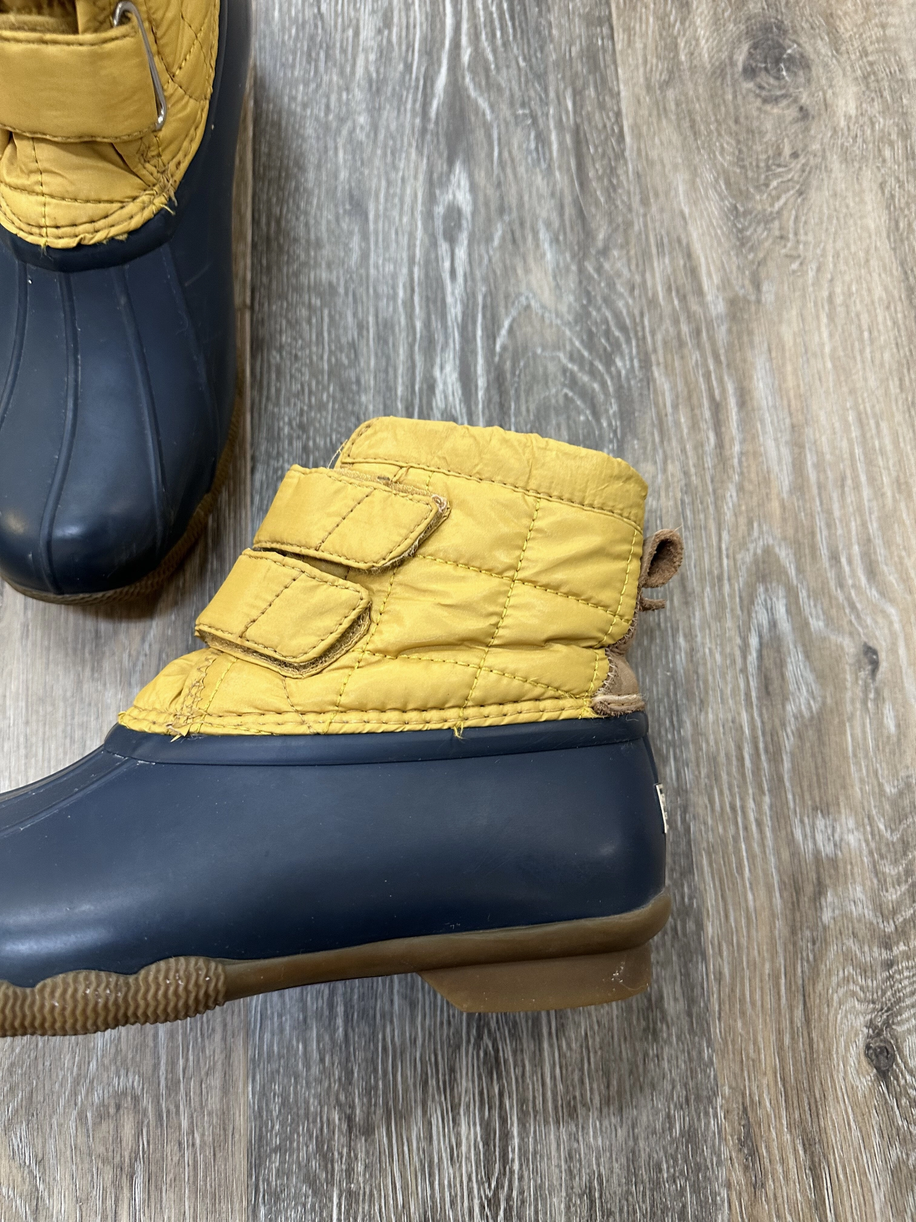 Boots Snow By Sperry  Size: 7