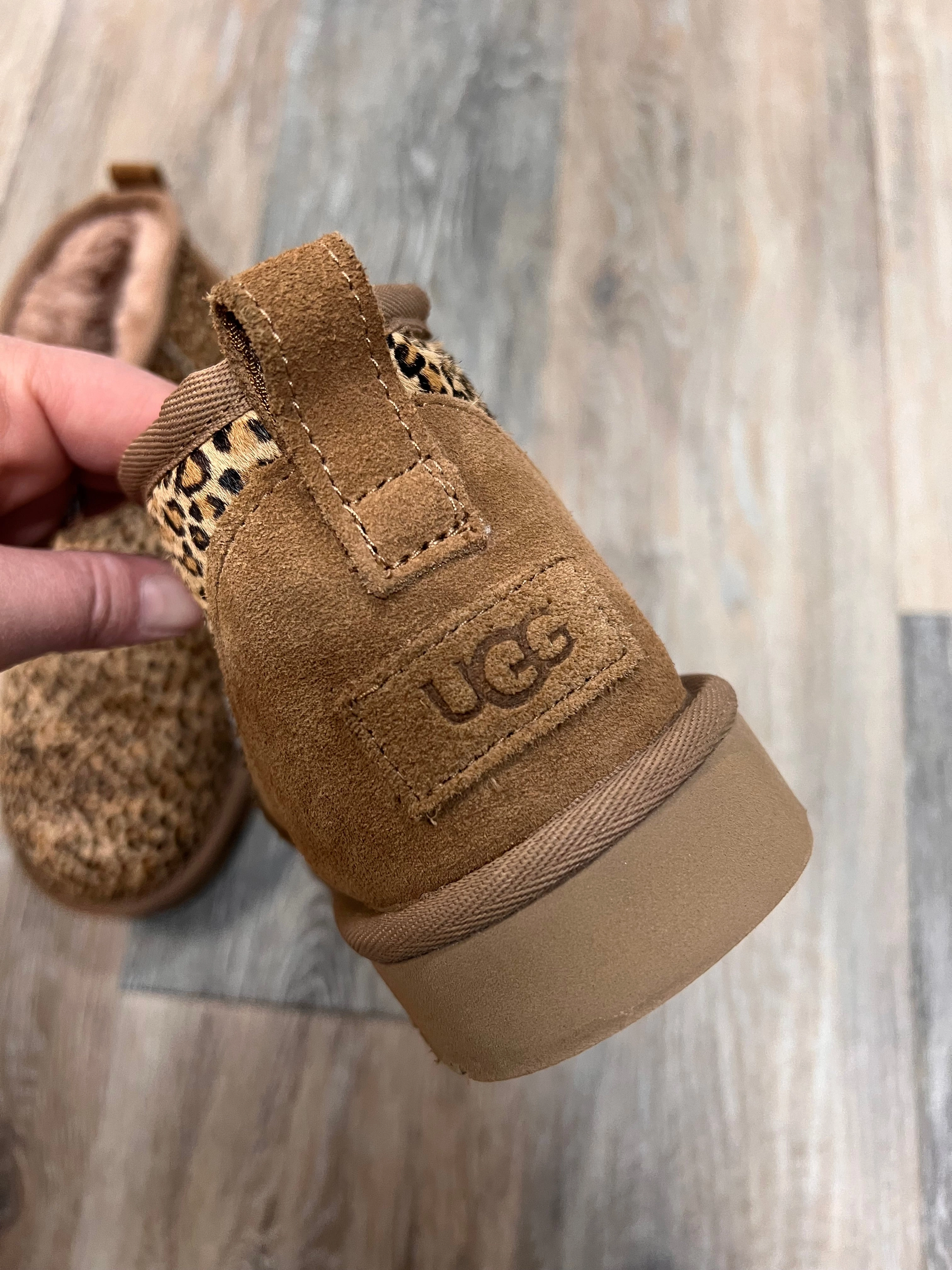 BOOTS SNOW by UGG In ANIMAL PRINT, Size: 8
