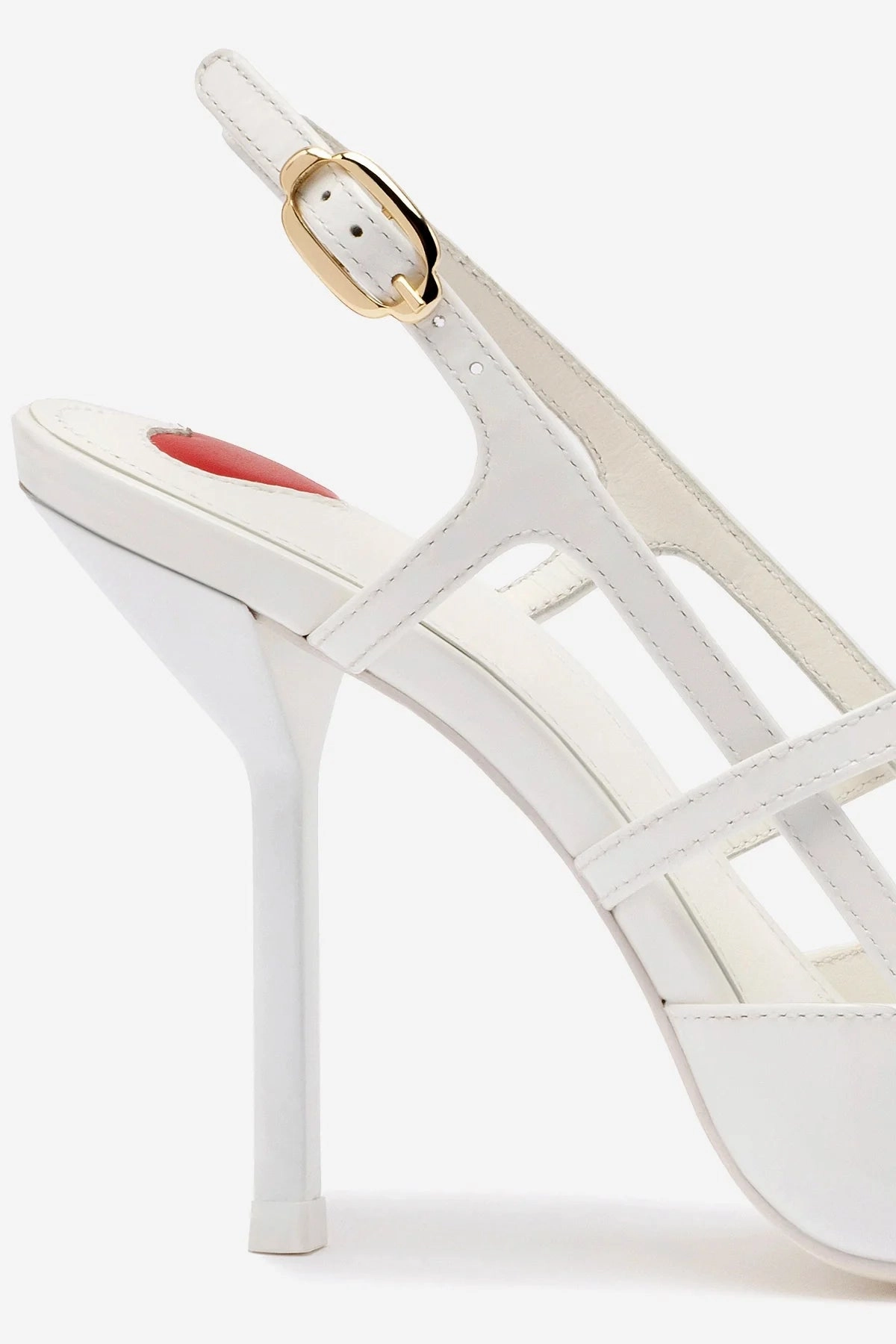 Brooks Pump In White Patent Leather