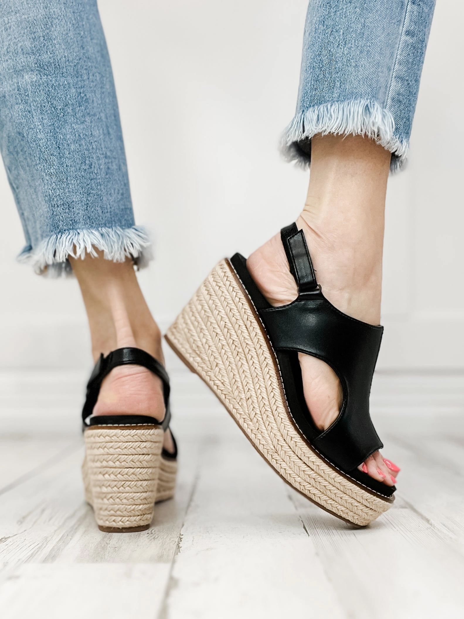 Corkys Freddie Wedges in Black