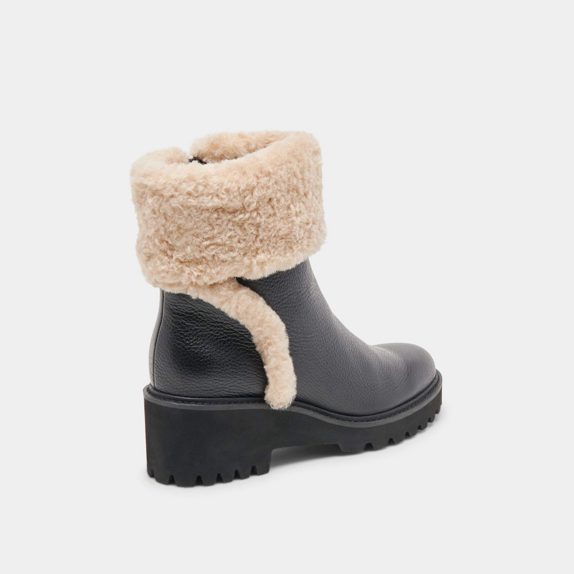 HUG H2O BOOTS BLACK LEATHER