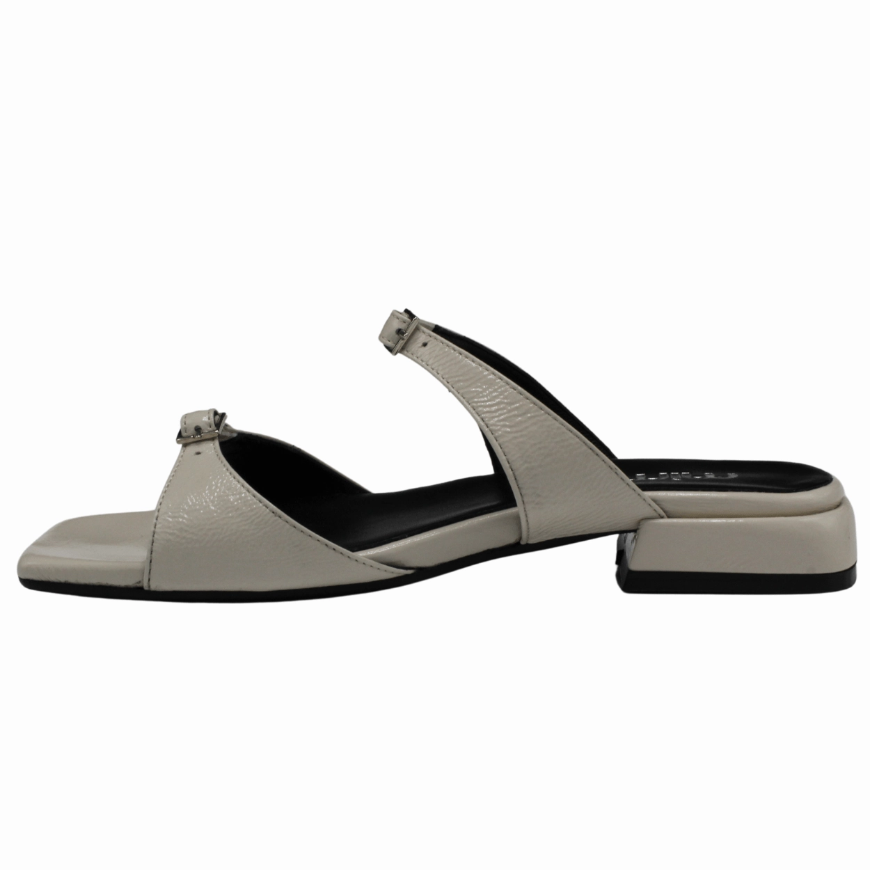 M397M13 Flat Sandal