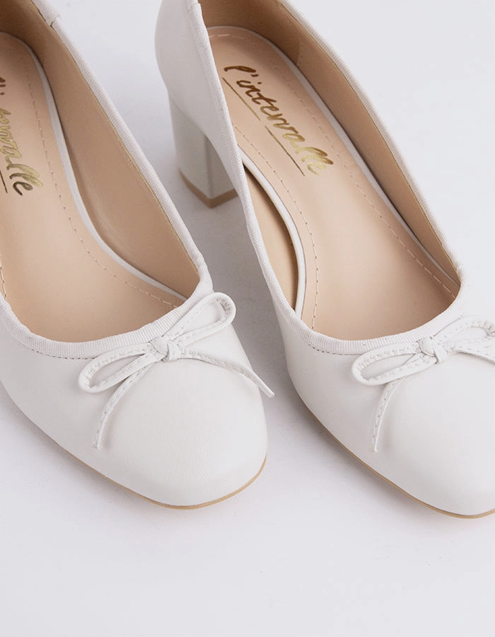 Ruslan White Leather