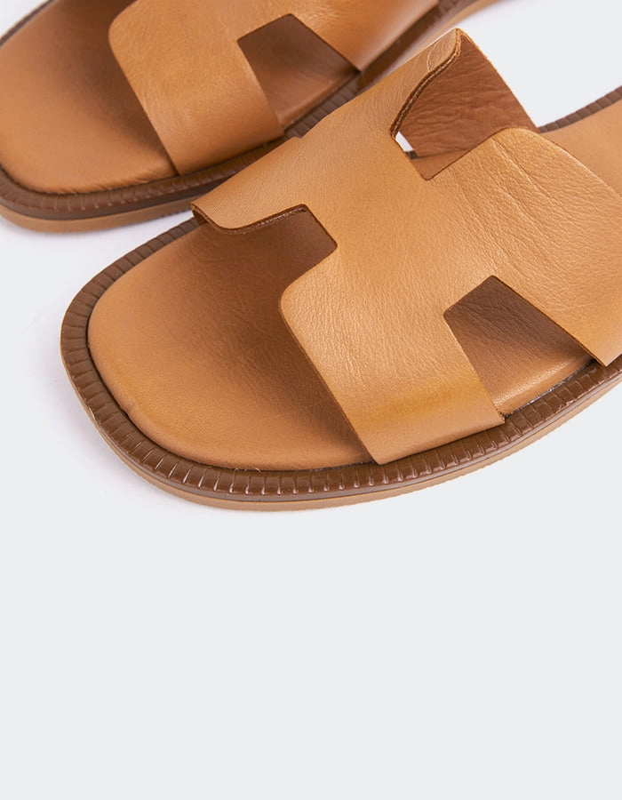Valmy Tan Leather
