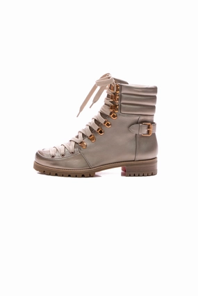 Who Runs Flat Boots - Size 39