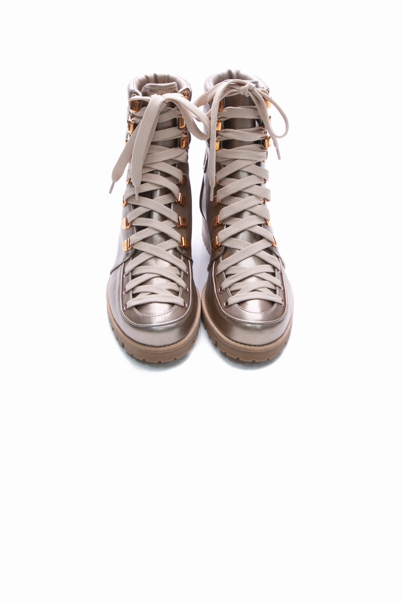 Who Runs Flat Boots - Size 39