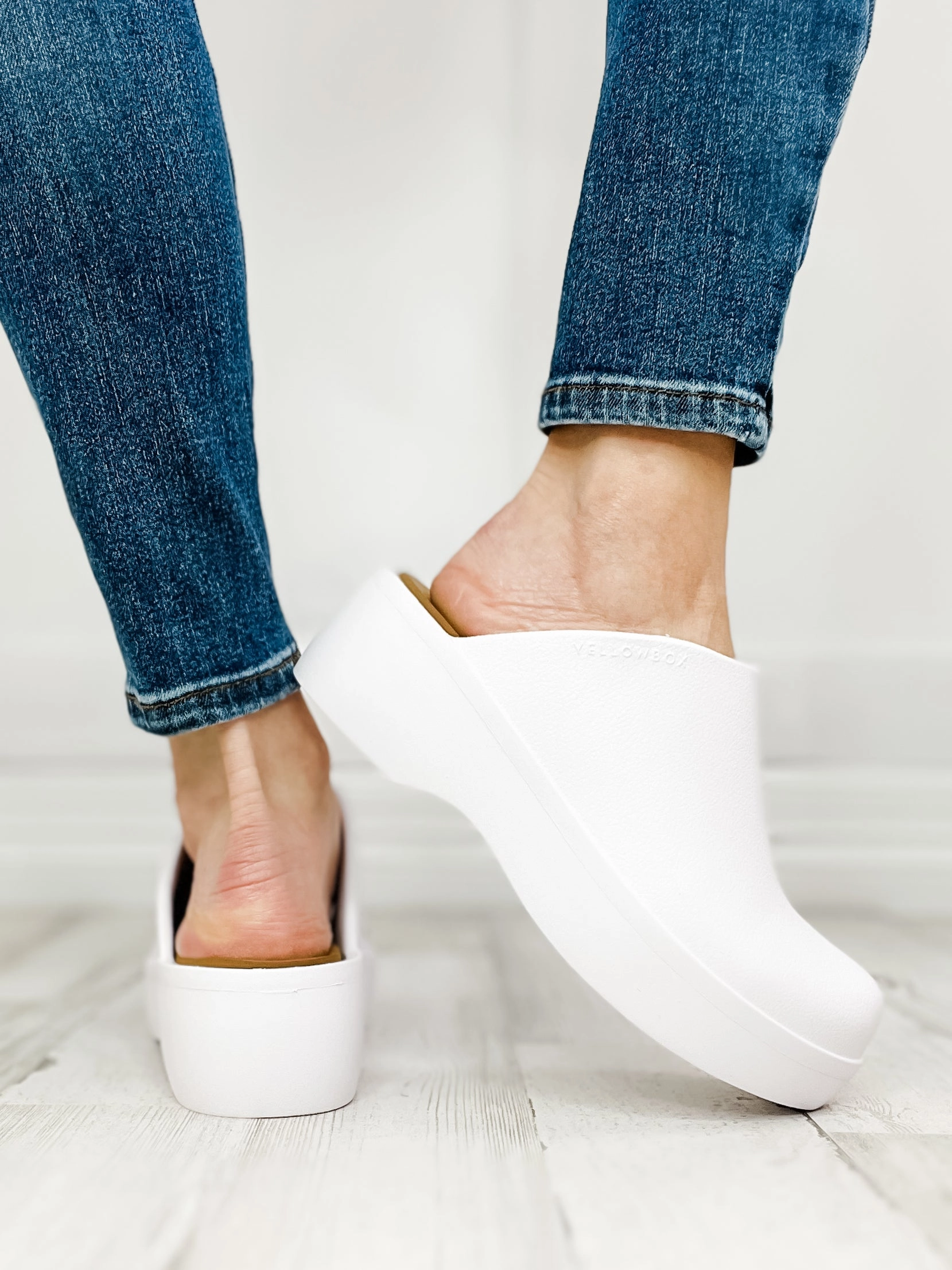Yellowbox Zippy Clog in White