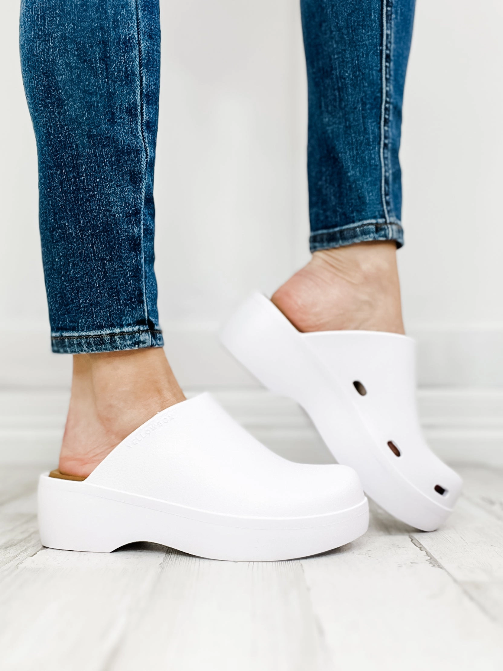 Yellowbox Zippy Clog in White